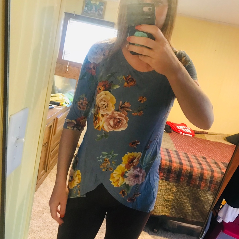 Floral 3/4 sleeve top